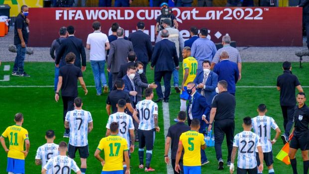 
	Antrenament înainte de Mondial. Când se joacă Brazilia-Argentina, meci întrerupt după doar cinci minute de joc
