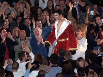
	Momentul în care tot stadionul Wembley a amuțit. Cum și-a făcut apariția Vladimir Klitschko la Londra
