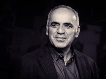 
	Cei mai mari șahiști ai lumii dau startul turneului Grand Chess Tour 2022. Garry Kasparov, la ceremonia de deschidere a competiției de la București
