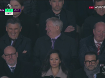 
	A râs în hohote împreună cu Sir Alex Ferguson! Ionuț Lupescu, spectator de lux pe Old Trafford: imaginile au devenit virale
