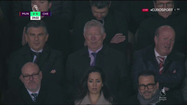 A râs în hohote împreună cu Sir Alex Ferguson! Ionuț Lupescu, spectator de lux pe Old Trafford: imaginile au devenit virale_6