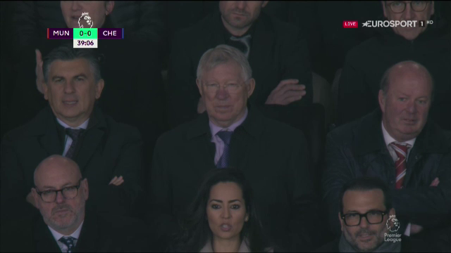 A râs în hohote împreună cu Sir Alex Ferguson! Ionuț Lupescu, spectator de lux pe Old Trafford: imaginile au devenit virale_7