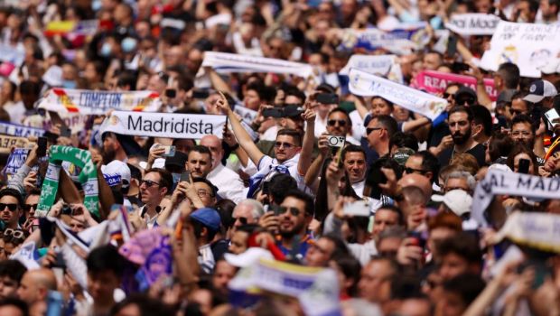 
	Fanii lui Real Madrid, alături de Cristiano Ronaldo. Ce au făcut în minutul 7 al meciului cu Espanyol
