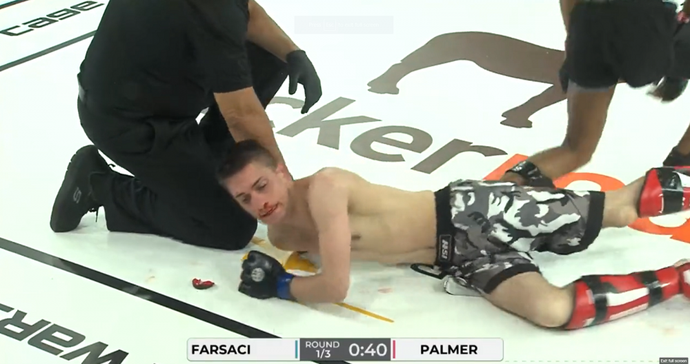 Imagini agonizante! Adversarul i-a dislocat umărul în ring, dar a refuzat să abandoneze! Atenție, imagini cu puternic impact emoțional _3