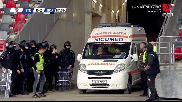 Momente de panică pe Ghencea, la CSA Steaua - U Cluj 0-2. Ambulanța a intrat pe teren_3