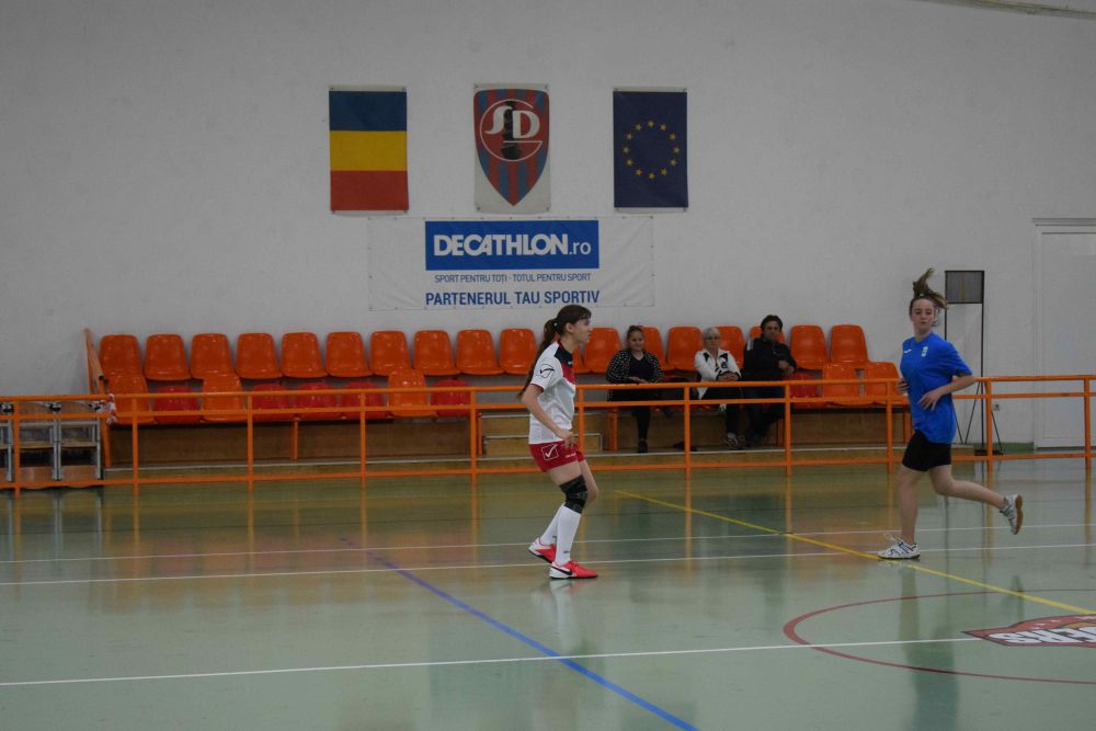 REPORTAJ | Dificultatea, obstacolul și lupta din periferia fotbalului feminin. Povestea sportivului care antrenează de la vârsta de 14 ani_13