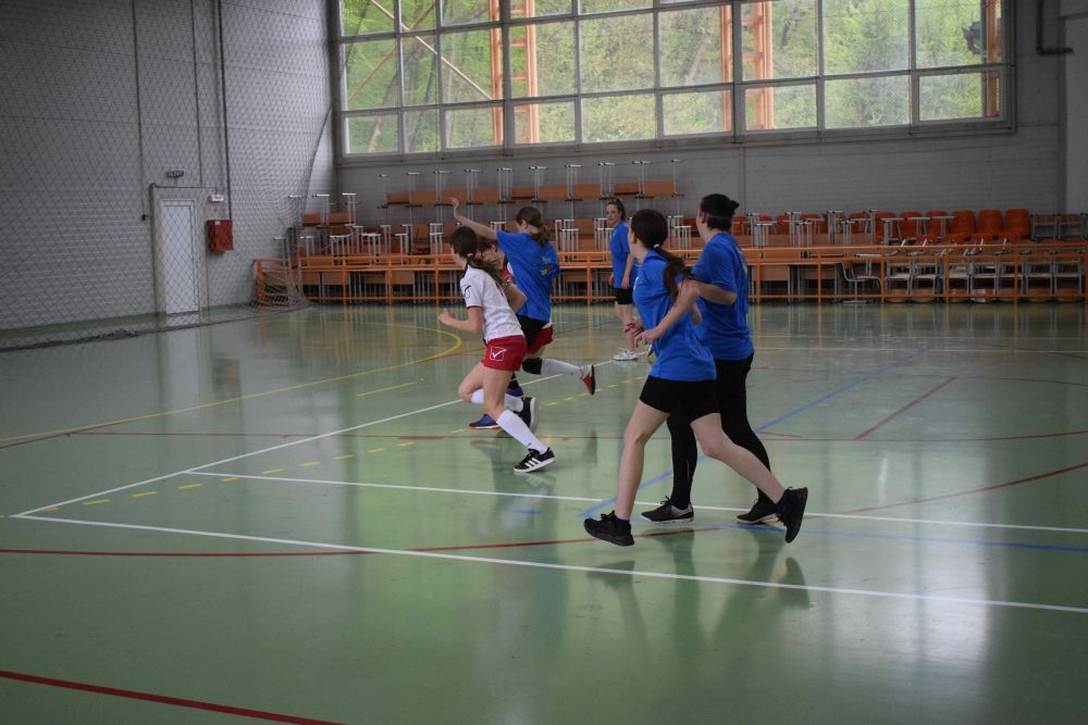 REPORTAJ | Dificultatea, obstacolul și lupta din periferia fotbalului feminin. Povestea sportivului care antrenează de la vârsta de 14 ani_15