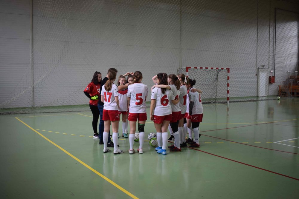 REPORTAJ | Dificultatea, obstacolul și lupta din periferia fotbalului feminin. Povestea sportivului care antrenează de la vârsta de 14 ani_4