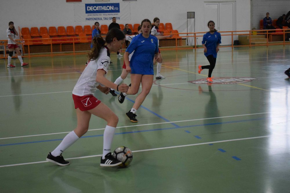 REPORTAJ | Dificultatea, obstacolul și lupta din periferia fotbalului feminin. Povestea sportivului care antrenează de la vârsta de 14 ani_8
