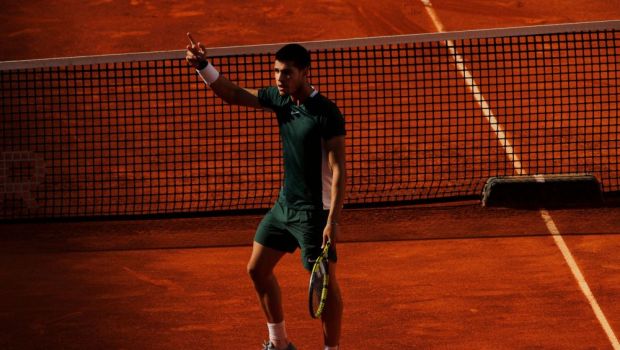
	Carlos Alcaraz face o nouă victimă! După Rafael Nadal, ibericul l-a eliminat și pe Djokovic și joacă în finala de la Madrid
