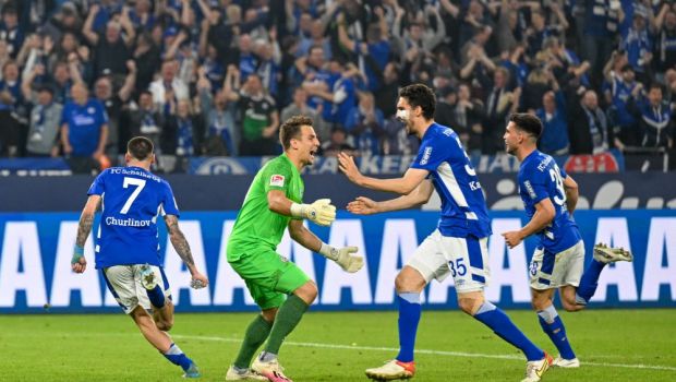 
	Crazy comeback! Fostul portar al lui FC Botoșani a promovat cu Schalke 04 în Bundesliga
