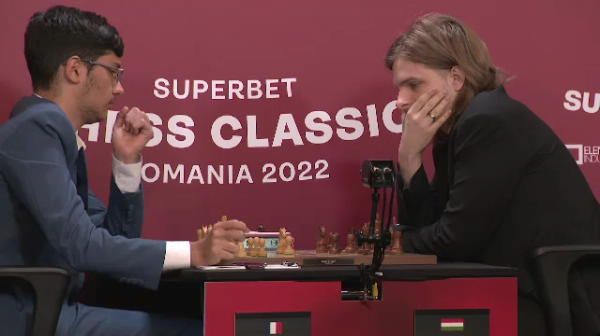 
	Cel mai tare turneu de șah al momentului din lume se ține la București. Ana Maria Brânză Popescu: &quot;Am încercat varianta dinamică a șahului&quot;
