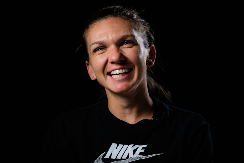 Simona Halep s-a antrenat alături de liderul WTA, Iga Swiatek, înainte de primul meci la Roma: Mouratoglou a învățat-o reverul cu o mână :) _16