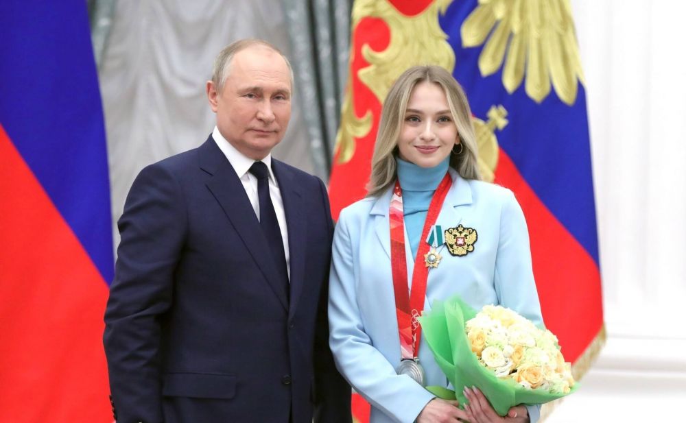 I-a 'dezgustat' pe fani cu gesturile sale, iar acum a comis-o din nou! Ce a făcut campioana olimpică din Rusia de 'Ziua Victoriei'_39