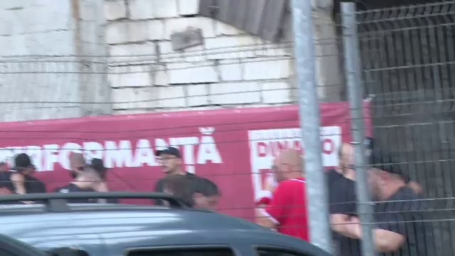 Incidente între suporteri și jandarmi înaintea duelului dintre UTA și Dinamo. Fanii lui CSA, au venit în 'ajutorul' arădenilor_20