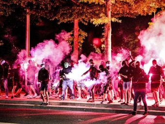 Ultrașii celei mai de succes echipe din Franța au dat foc stadionului de supărare!