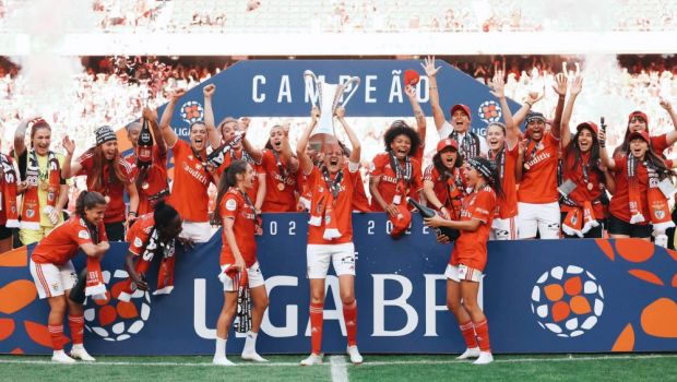 
	Regina de pe &rdquo;Da Luz&rdquo;! O tânără fotbalistă din România a devenit campioană a Portugaliei cu Benfica: &rdquo;A fost incredibil!&rdquo;
