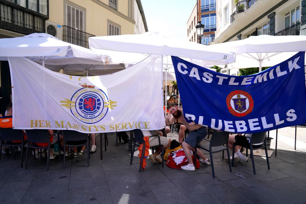E forfotă mare pe străzile Sevillei! Orașul, luat cu asalt de fanii echipelor Eintracht Frankfurt şi Glasgow Rangers_8