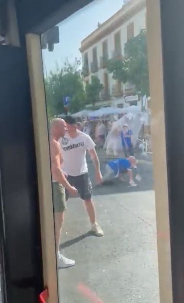 „Rușinos!” Imagini lamentabile la Sevilla: bătaie cu pumni și scaune între scoțieni și nemți. Ce au lăsat în urmă_10