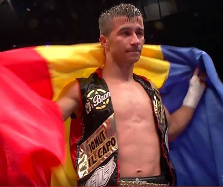 Ionuţ Băluţă, câștigător al centurii WBC International la categoria supercocoș_1