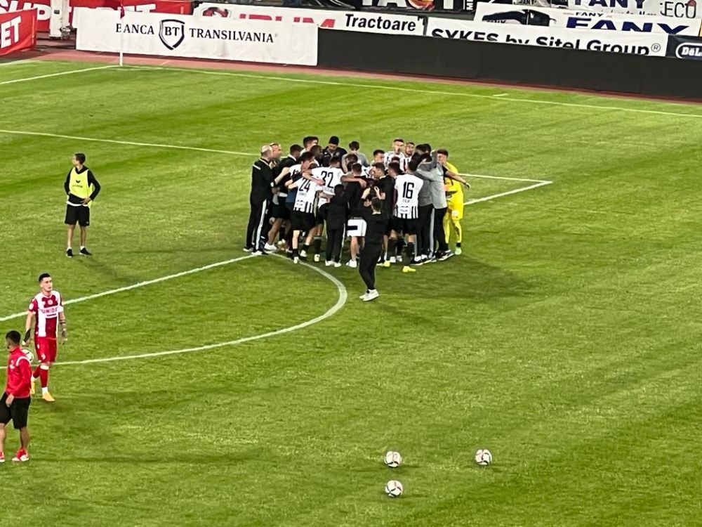 Universitatea Cluj - Dinamo 2-0 | Dezastru pentru 'câini' pe Cluj Arena! Echipa lui Uhrin trebuie să facă o 'minune' pentru a evita retrogradarea _8