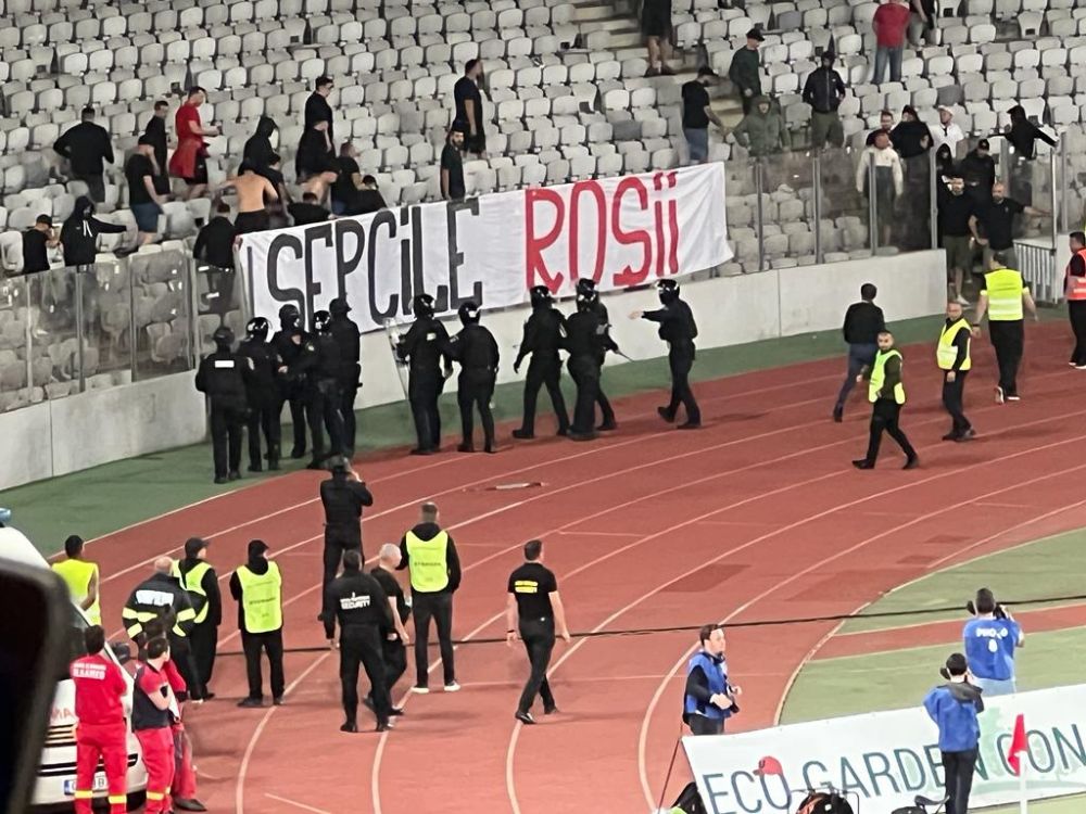 Mascații au intervenit în forță pe Cluj Arena. De la ce a pornit scandalul_1