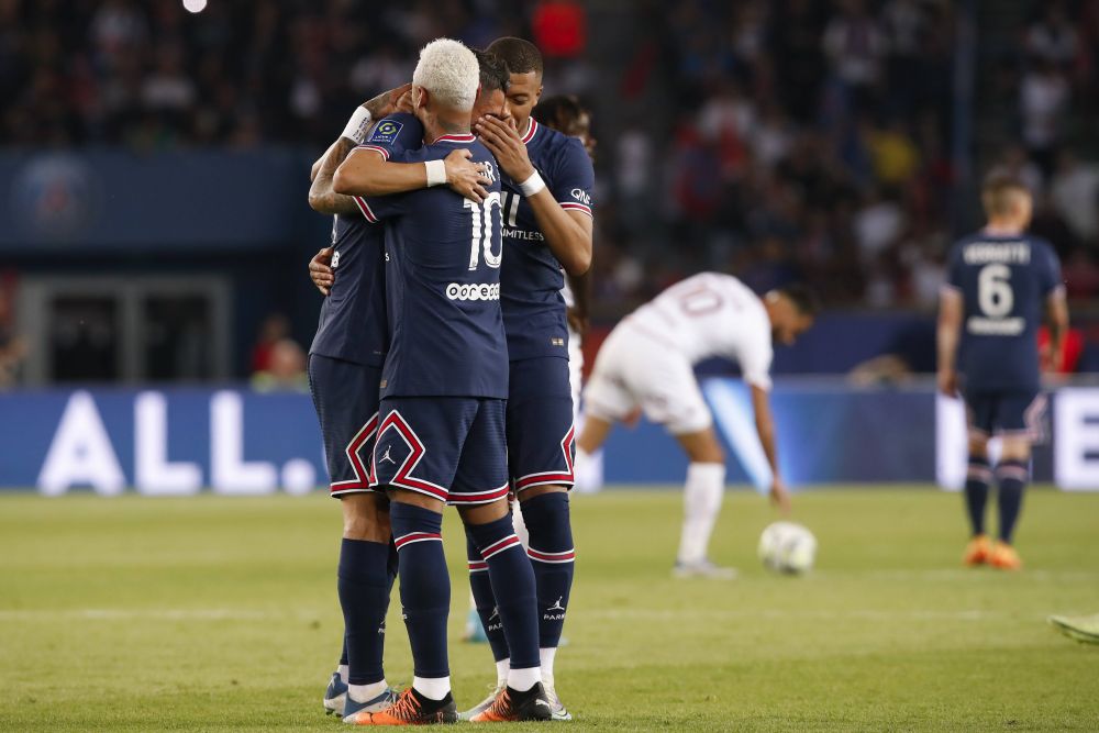 Momente emoționante pe Parc des Princes! Di Maria a marcat la ultimul său meci în tricoul lui PSG și a izbucnit în plâns! Stadionul i-a cântat numele _25
