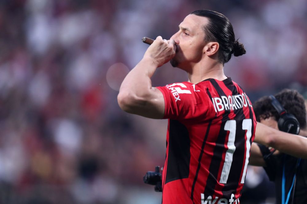 Aroganță a la Ibrahimovic! A sărbătorit cu stil titlul câștigat pe Milan și și-a aprins un trabuc pe teren: reacția colegilor _1
