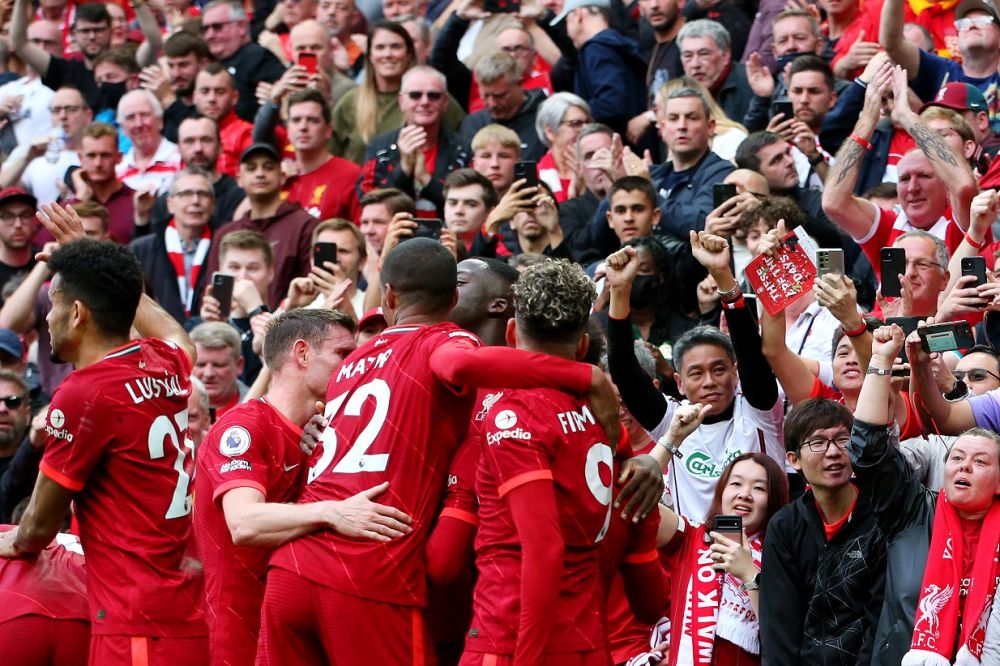 Momentul în care Liverpool a crezut că e campioană: fanii au început petrecerea după ce au devenit victimele unei farse_9