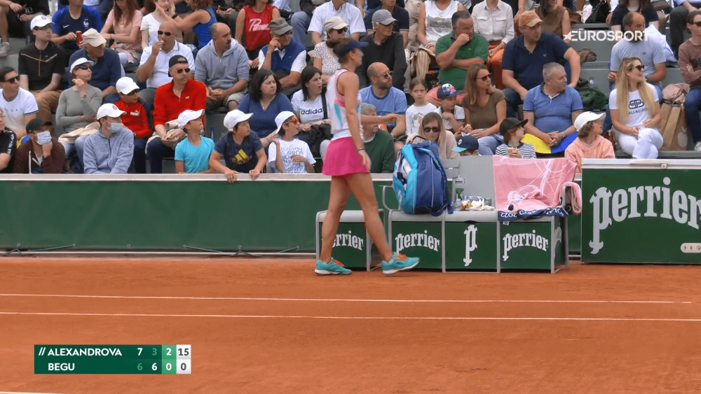 Irina Begu a făcut 'victime' la Roland Garros! A lovit cu racheta un copil, după o ieșire nervoasă: adversara a cerut să fie descalificată_3