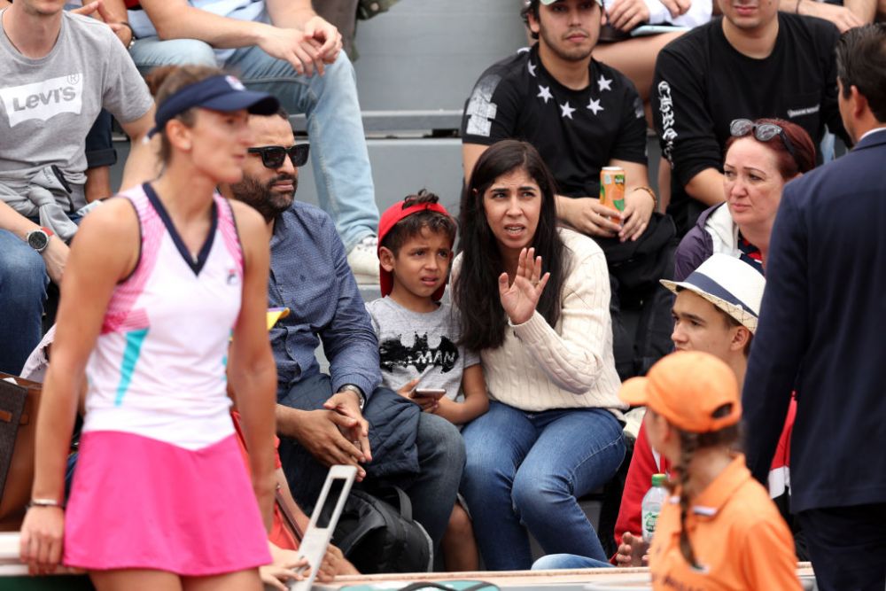 Irina Begu a făcut 'victime' la Roland Garros! A lovit cu racheta un copil, după o ieșire nervoasă: adversara a cerut să fie descalificată_32