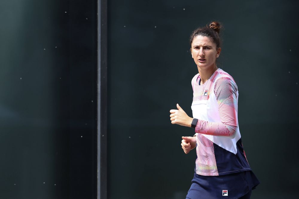 Irina Begu a făcut 'victime' la Roland Garros! A lovit cu racheta un copil, după o ieșire nervoasă: adversara a cerut să fie descalificată_12