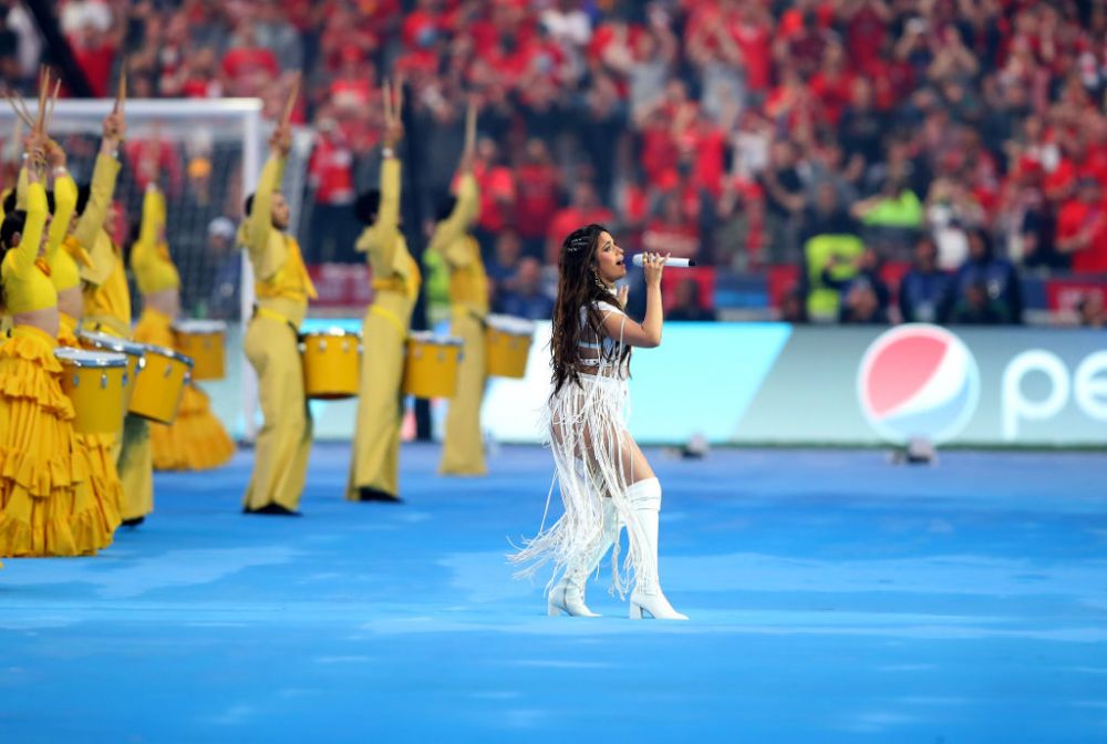 Imagini incendiare înaite de startul finalei Champions League! Camila Cabello a încins atmosfera pe Stade de France_13