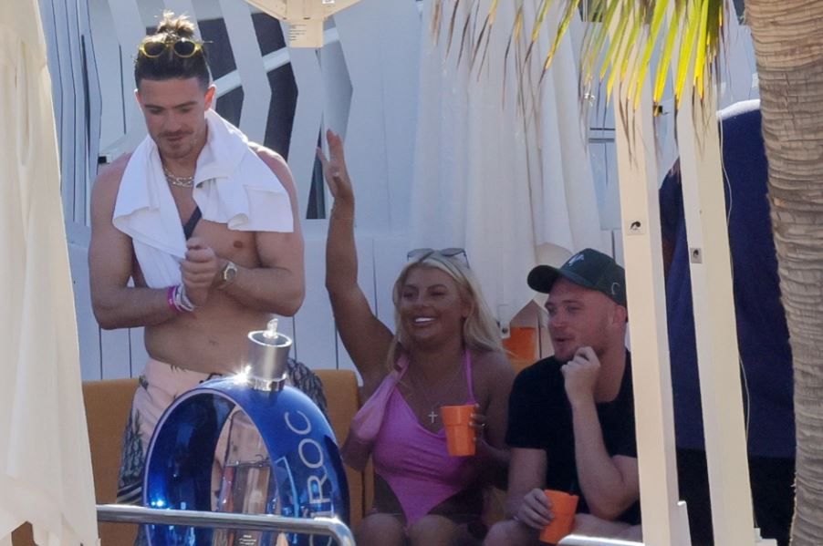 Jack Grealish s-a dezlănțuit în Ibiza lângă o vedetă TV, în absența iubitei sale! Imaginile au apărut pe rețelele de socializare_17
