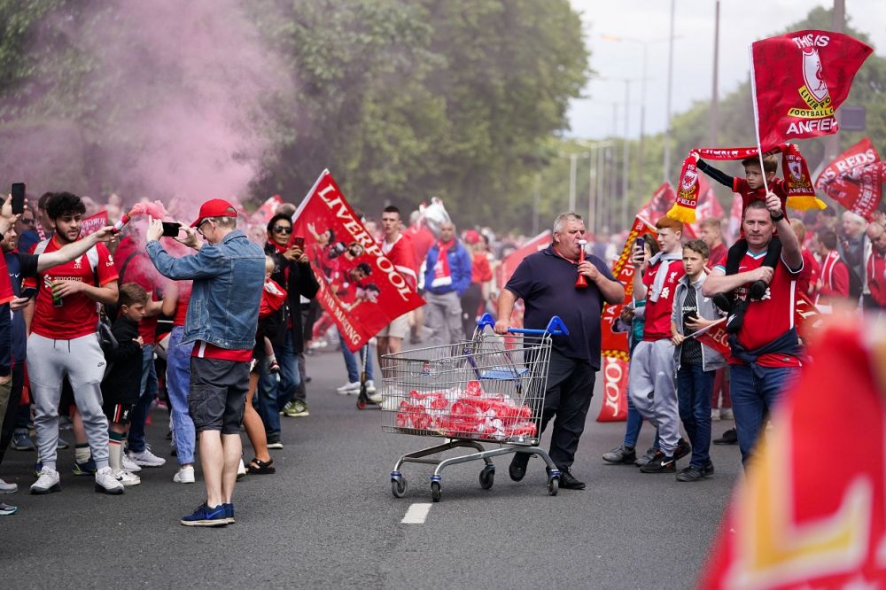 Sărbătoare în Liverpool, la o zi după eșecul din finala Champions League! Cum a fost surprins Sadio Mane_3