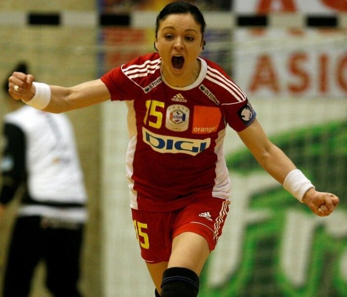 Valentina Ardean Elisei şi-a încheiat cariera la aproape 40 de ani, într-un meci la Deva, unde a jucat prima dată în Liga Naţională_1