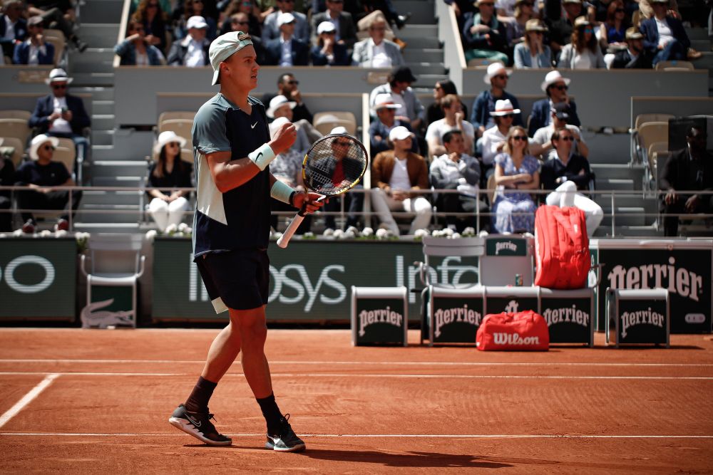 Tsitsi-PA! Finalistul en-titre de la Roland Garros, eliminat de puștiul Holger Rune (19 ani), în optimi _6