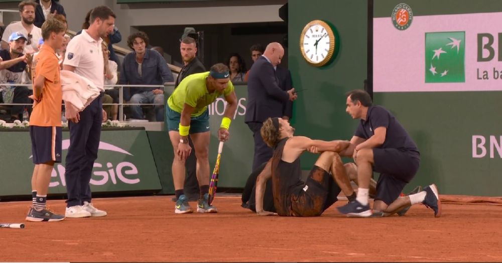Retragere șocantă în semifinala Nadal - Zverev: germanul a abandonat meciul după o entorsă groaznică și a fost scos în scaunul cu rotile_17