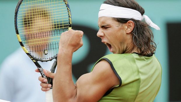 
	În urmă cu 17 ani, Rafael Nadal câștiga turneul de la Roland Garros pentru prima oară, la prima participare
