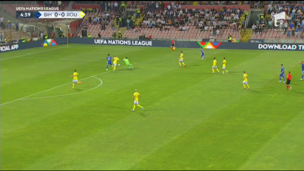 
	Neînțelegere între Chiricheș și Niță, în debutul partidei Bosnia - România! Cum puteau încasa &rdquo;tricolorii&rdquo; un gol
