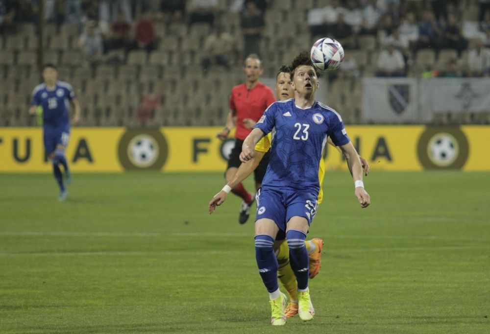 Lovitură pentru Edi Iordănescu! Un jucător al naționalei este OUT după meciul cu Bosnia: ”E suspect de ruptură”_3