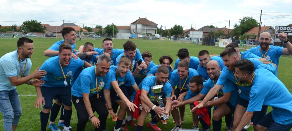 Large universe Ownership Orange Mare Borș! Viitorul Borș a câștigat titlul de campioană cu un gol marcat în  minutul 89, în ultima etapă și în derby | Sport.ro