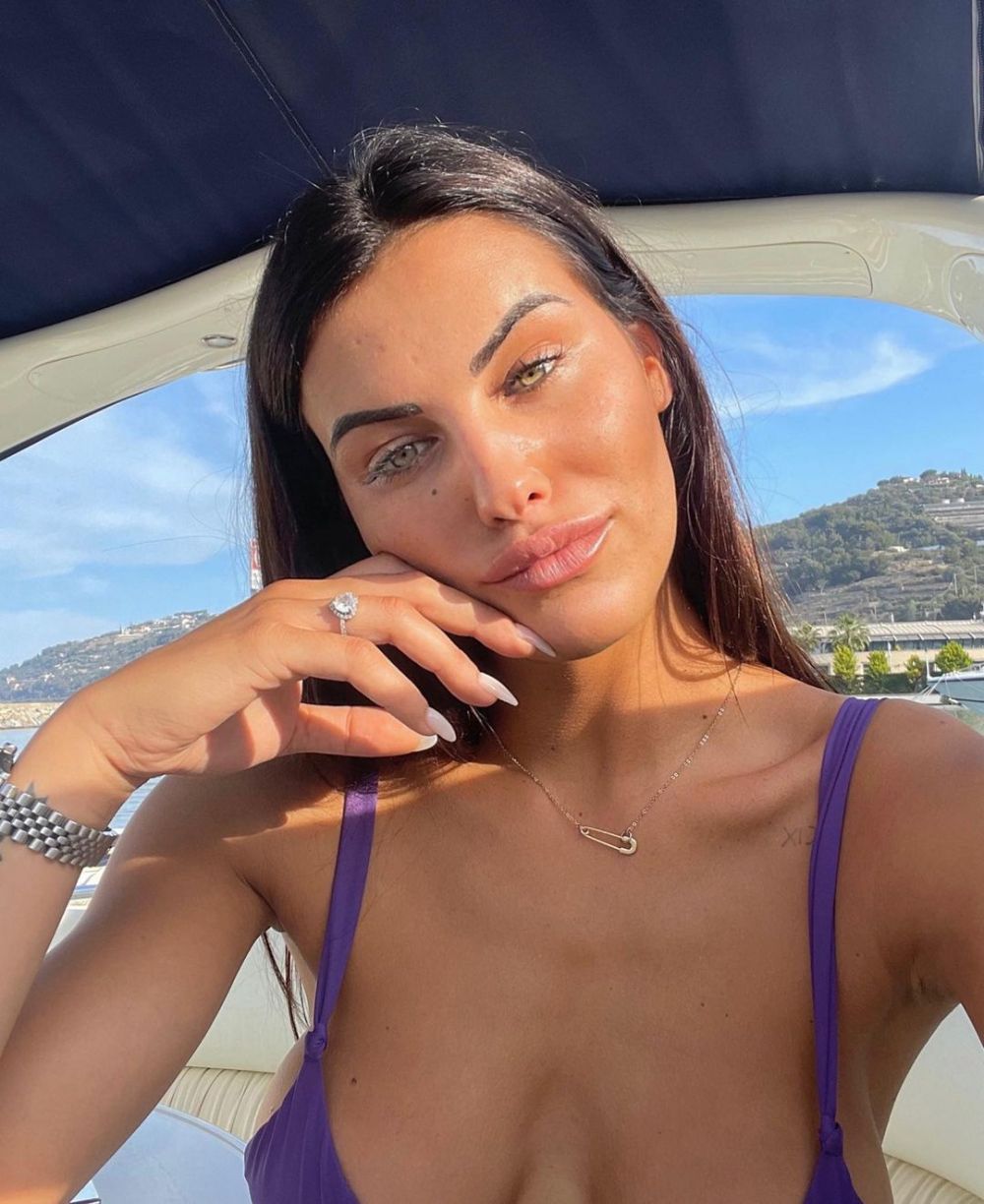 Miss Italia, presupusa iubită a lui Ionuț Radu, surprinsă pe yacht alături de un fotbalist de la Chelsea! Cu cine și-a petrecut vacanța 'Megan Fox de Italia'_83