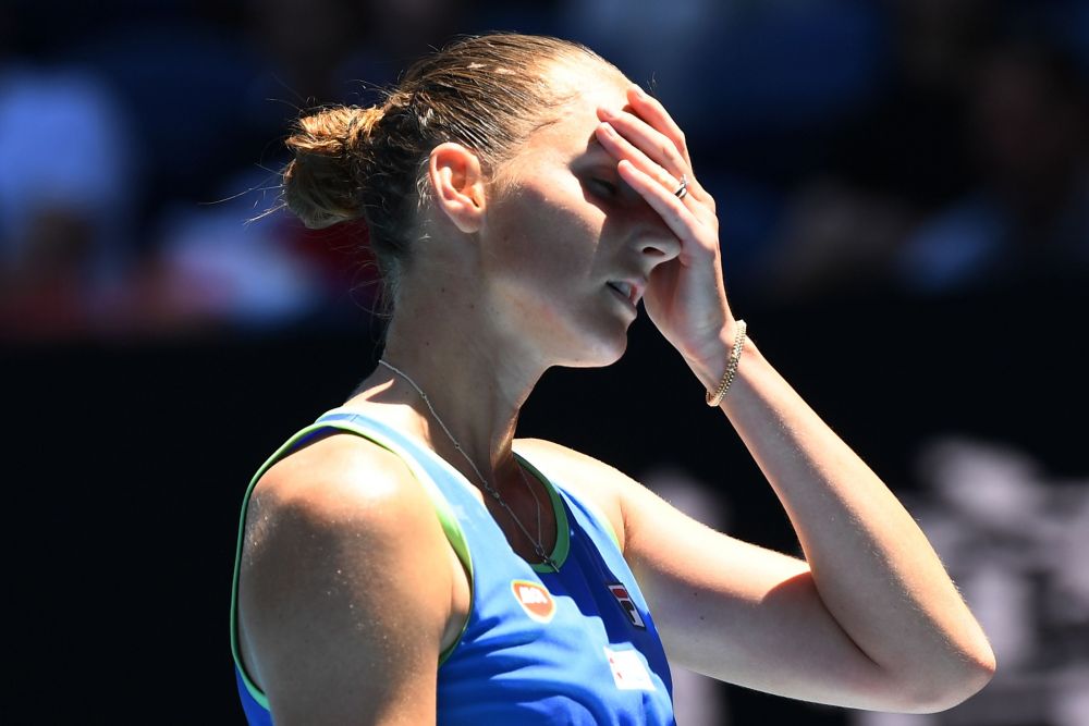 „Federer, ține-mi berea!” Karolina Pliskova a comis 4 duble greșeli consecutive și a pierdut un game fără să pună mingea în teren_16