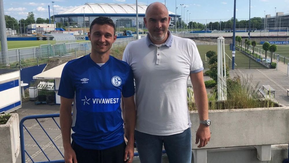 Un fotbalist român de națională s-a transferat la Schalke 04! ”Am dat cu ei 2 goluri și 4 pase de gol și m-au luat”_2