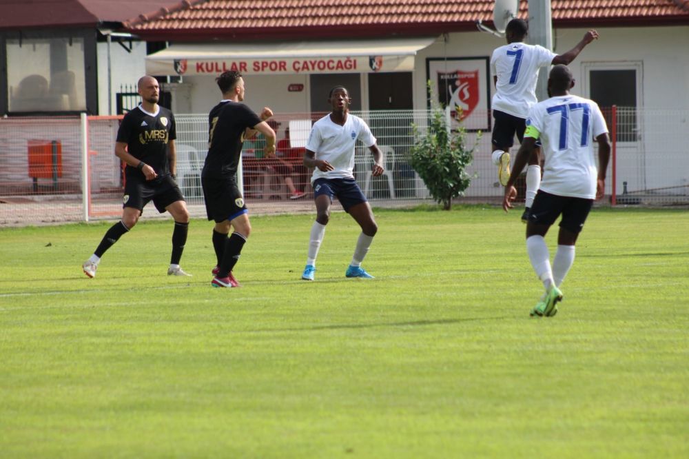 Echipa de fotbal din Tiraspol și-a schimbat numele în Pelican și a transferat 14 africani într-o singură zi!_3