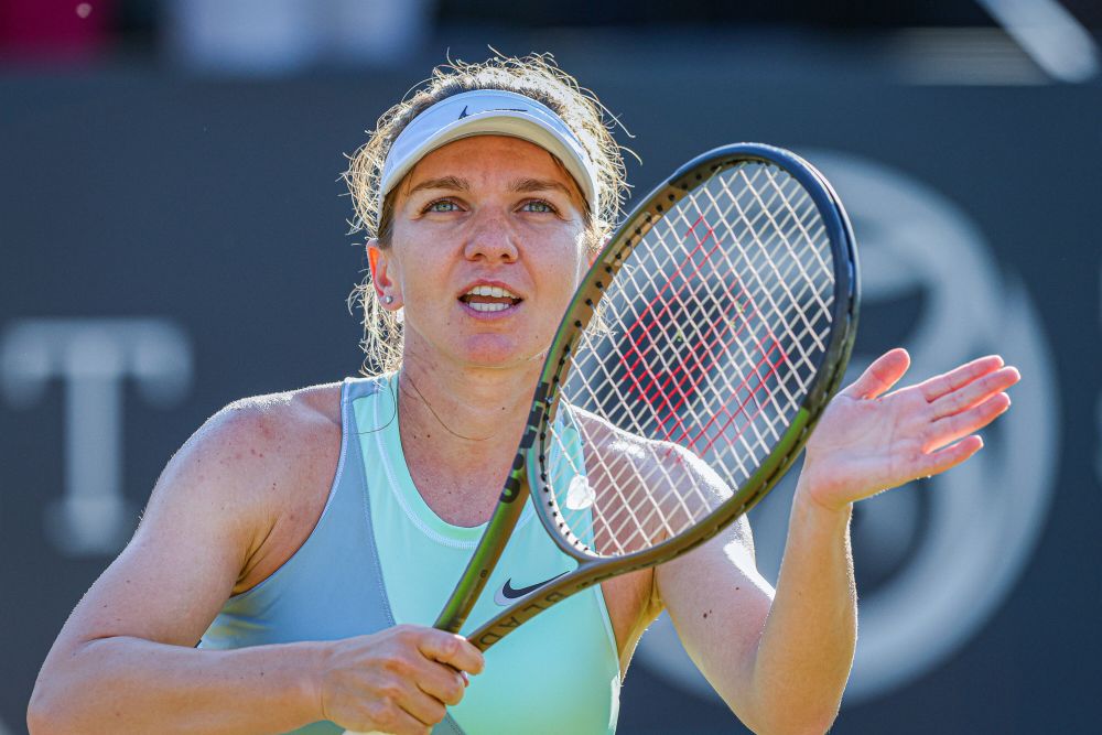 „Iubesc să joc tenis și ador munca din spate, care nu e ușoară” Simona Halep l-a menționat pe Mouratoglou după victoria cu Muchova_5