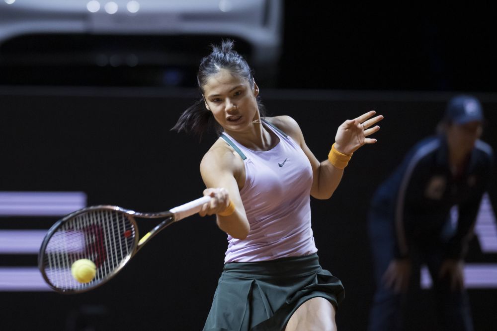 Emma Răducanu, dezamăgirea britanicilor la Wimbledon 2022: campioana US Open, eliminată de Caroline Garcia în turul al doilea_2