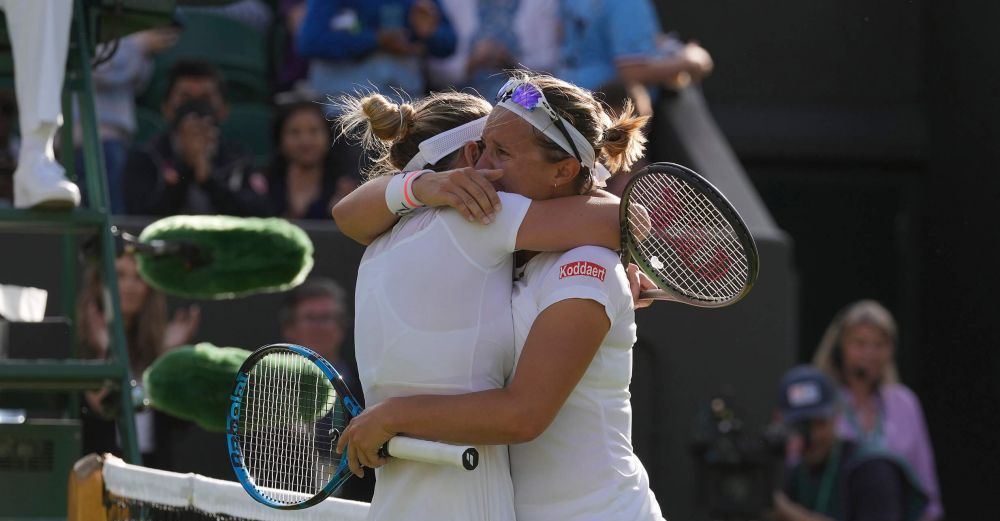 Simona Halep și Kirsten Flipkens, imaginea zilei la Wimbledon: „E un vis să mă retrag după un meci cu o campioană ca Simona”_1