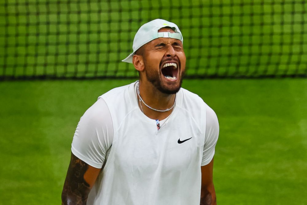 „Ești prost?!” Meci nebun la Wimbledon! Nick Kyrgios s-a dezlănțuit în meciul cu Tsitsipas după ieșirile nervoase ale grecului _6